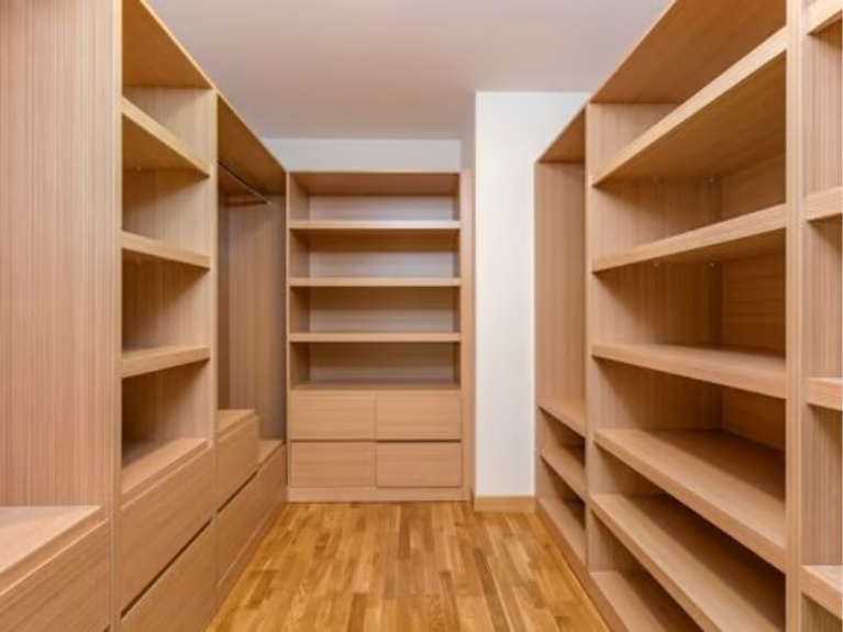 Dressing bois sur mesure, penderies et étagères
