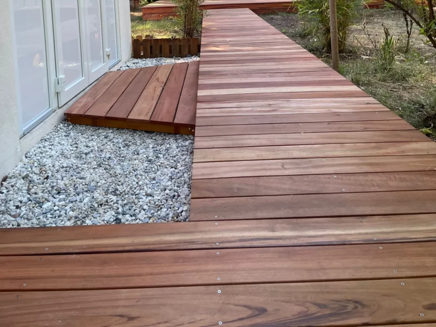 Terrasse en muiracatiara sur deux plateformes — photo 6 sur 8