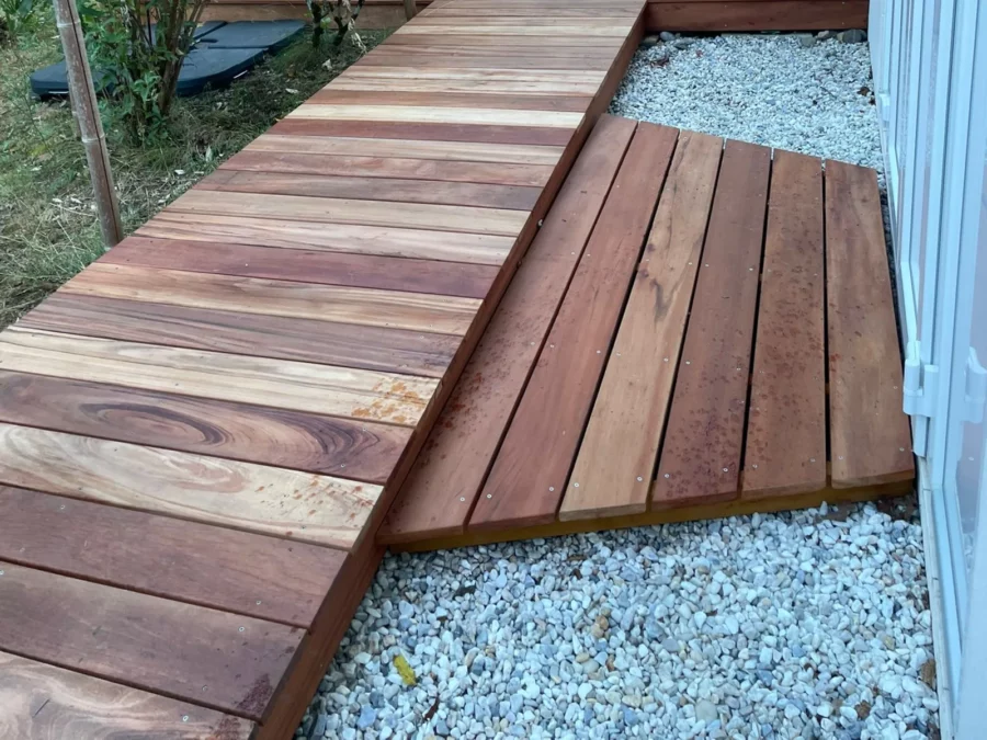 Terrasse en muiracatiara sur deux plateformes — photo 5 sur 8